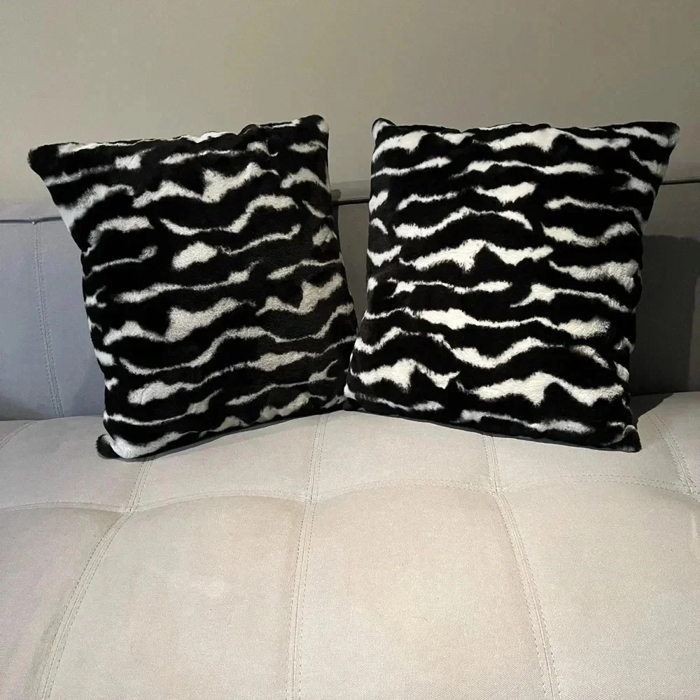 Set of 2 decorative zebra print pilllows